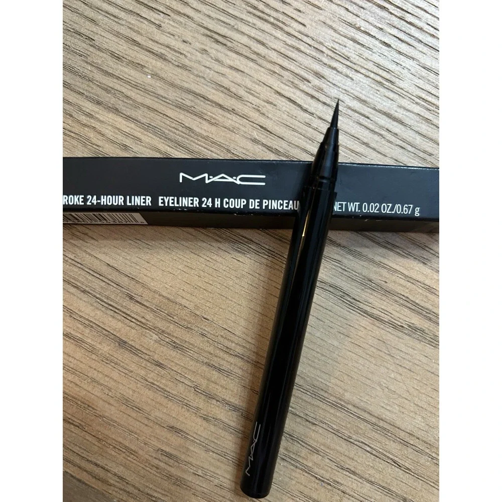 MAC Brushstroke 24-Hour Liner - BRUSHBLACK - 0.02oz./0.67g